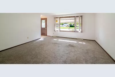 2682 Tulip Lane, Howard, WI 54313 - Photo 5