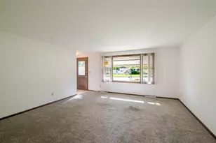 2682 Tulip Ln, Howard, WI 54313 - Photo 5