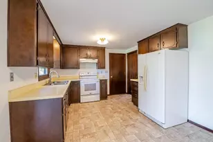 2682 Tulip Ln, Howard, WI 54313 - Photo 9