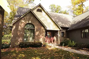 2398 Burnwood Dr, Oshkosh, WI 54902 - Photo 3
