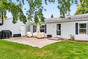 4201 Matuszak Ct, Green Bay, WI 54313 - Photo 35