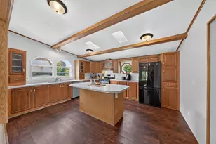 4201 Matuszak Ct, Green Bay, WI 54313 - Photo 11