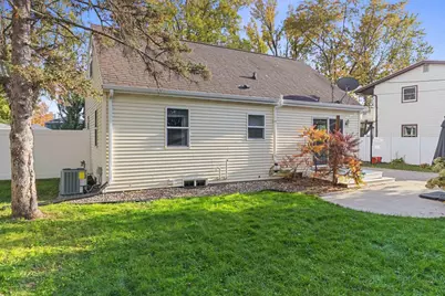 1306 S Riverdale Drive, Appleton, WI 54914 - Photo 51