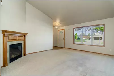 4021 S Parker Way, De Pere, WI 54115 - Photo 13