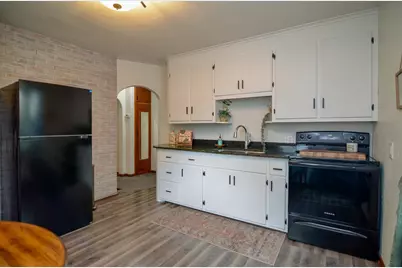 1123 Wirtz Avenue, Green Bay, WI 54304 - Photo 7