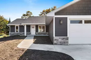 1218 Pecor St, Oconto, WI 54153 - Photo 3