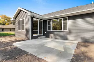 1218 Pecor St, Oconto, WI 54153 - Photo 9