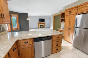 2141 S Point Rd, Green Bay, WI 54313 - Photo 7