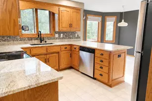 2141 S Point Rd, Green Bay, WI 54313 - Photo 5