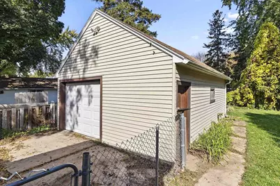 1060 Dousman Street, Green Bay, WI 54303 - Photo 15