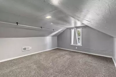 1060 Dousman Street, Green Bay, WI 54303 - Photo 11