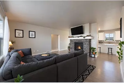 3188 Enchanted Court, Green Bay, WI 54311 - Photo 5