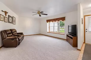 1123 Stillmeadow Ln, Menasha, WI 54952 - Photo 5