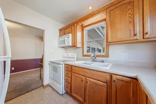 821 E Commercial St, Appleton, WI 54911 - Photo 7
