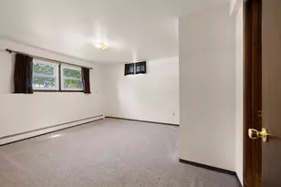 220 Cliffview Dr, Green Bay, WI 54302 - Photo 27