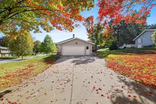 220 Cliffview Dr, Green Bay, WI 54302 - Photo 45