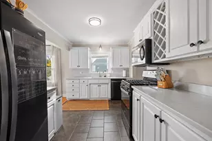 240 E Allouez Ave, Green Bay, WI 54301 - Photo 5
