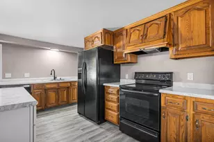 208 N Superior St, De Pere, WI 54115 - Photo 17