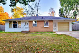 3038 Greenview Dr, Green Bay, WI 54311 - Photo 1