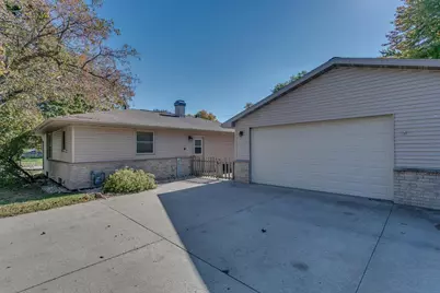 903 Armory Place, Oshkosh, WI 54902 - Photo 29