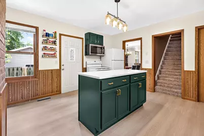 244 W 19th Avenue, Oshkosh, WI 54902 - Photo 15
