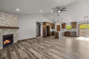 3376 Largo Ridge Ct, Green Bay, WI 54311 - Photo 5