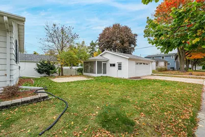 1300 Evans Street, Oshkosh, WI 54901 - Photo 9