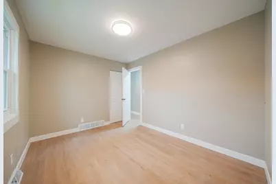 1300 Evans Street, Oshkosh, WI 54901 - Photo 29