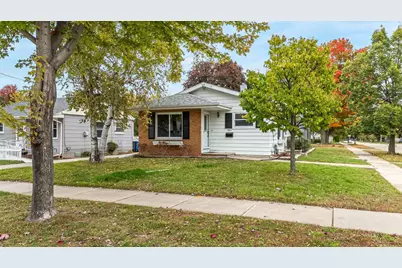 1300 Evans Street, Oshkosh, WI 54901 - Photo 5