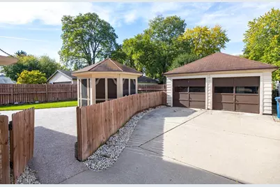 833 Eastman Street, Oshkosh, WI 54901 - Photo 3