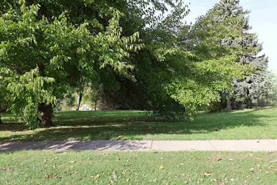 2670 W 20th Avenue, Oshkosh, WI 54904 - Photo 9