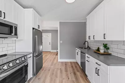 105 S Lark Street, Oshkosh, WI 54902 - Photo 11