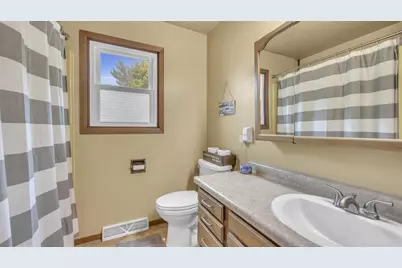 320 Illinois Avenue, North Fond du Lac, WI 54937 - Photo 17
