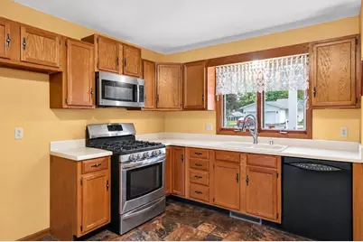 12 Linden Circle, Jefferson, WI 53549 - Photo 5