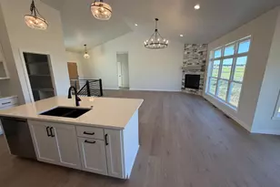 3664 Evelyn Rose Ln, Suamico, WI 54313 - Photo 3