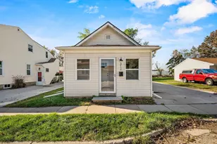 312 Polonia St, Menasha, WI 54952 - Photo 1