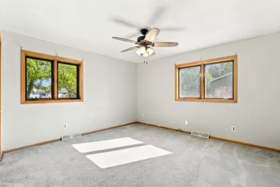 1366 N Oakwood Road, Oshkosh, WI 54904 - Photo 25
