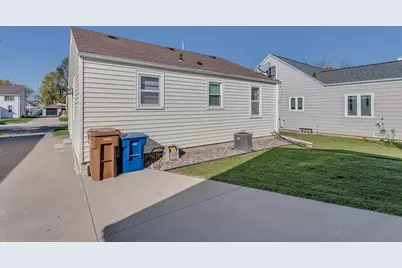 823 Martin Street, Menasha, WI 54952 - Photo 23