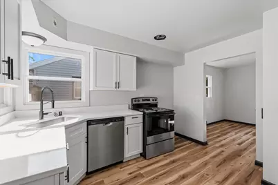 2038 W Neil Place, Milwaukee, WI 53209 - Photo 7