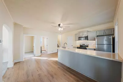 918 W 5th Avenue, Oshkosh, WI 54902 - Photo 9