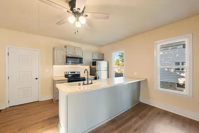 918 W 5th Avenue, Oshkosh, WI 54902 - Photo 11