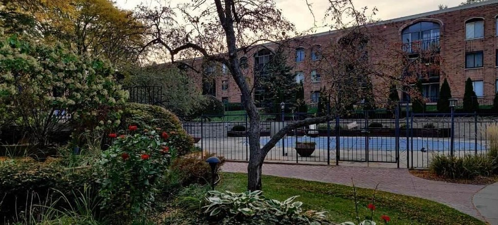 6302 Mineral Point Rd, Madison WI  53705-4373 exterior