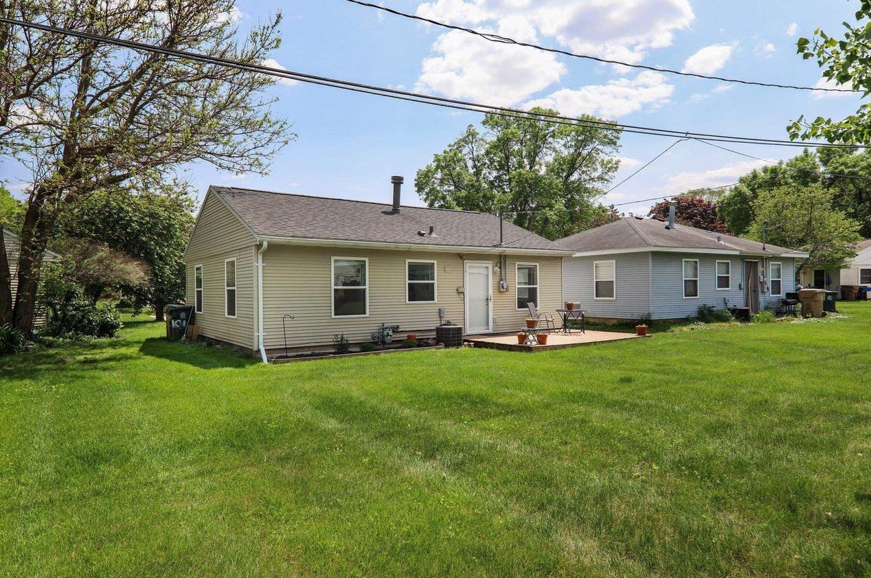 81 Craig Ave, Madison WI  53705-1335 exterior