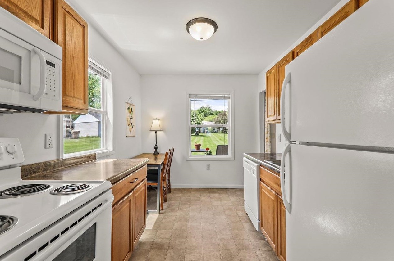 81 Craig Ave, Madison WI  53705-1335 exterior