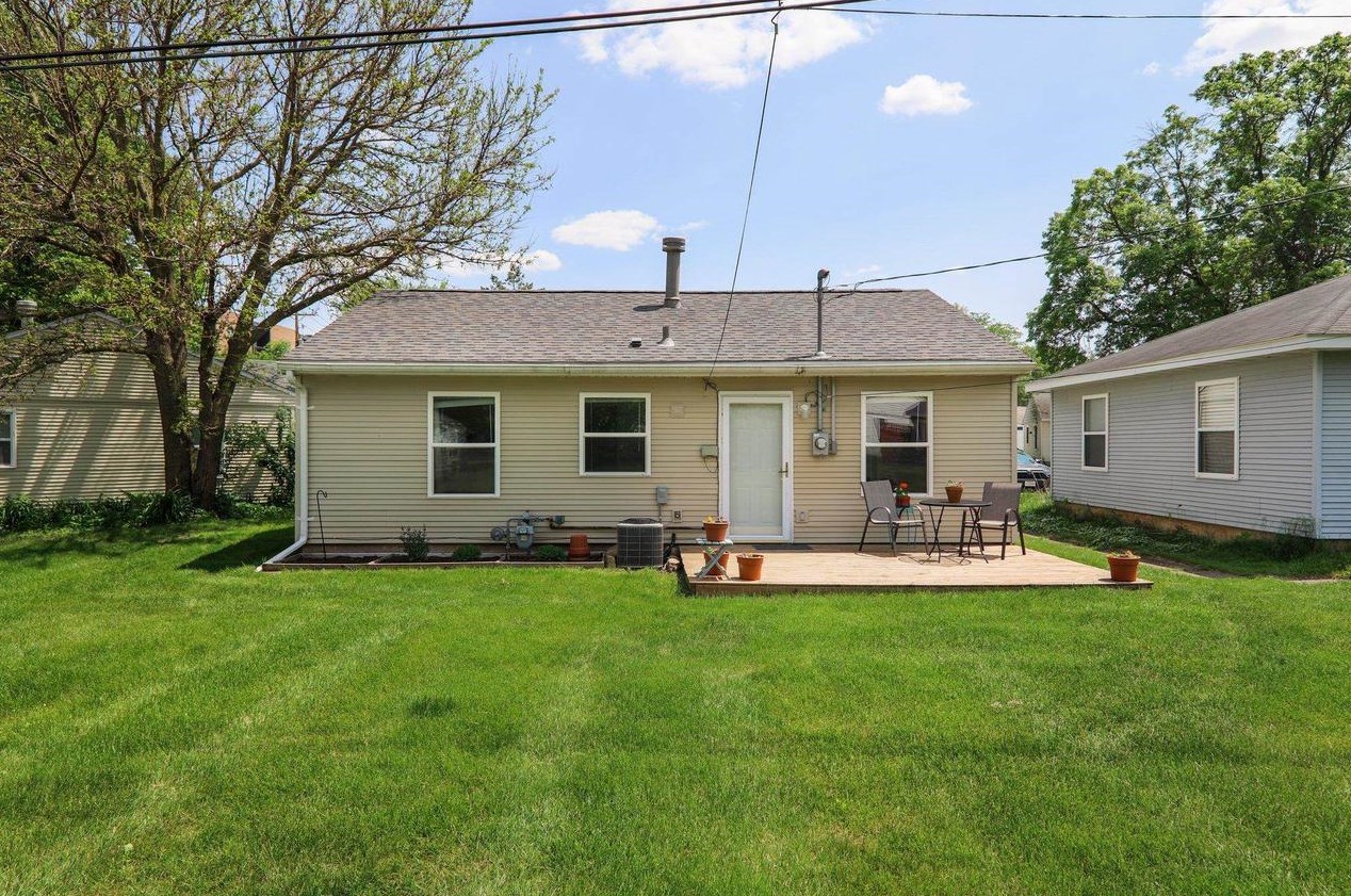 81 Craig Ave, Madison WI  53705-1335 exterior