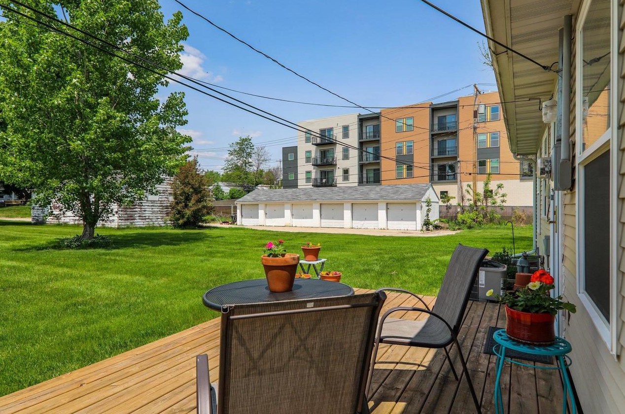81 Craig Ave, Madison WI  53705-1335 exterior