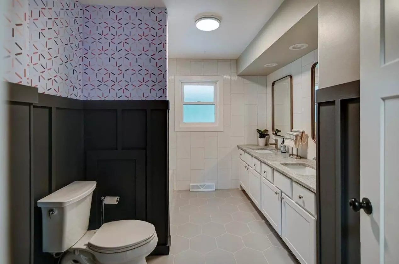 2110 Sunnyside Cres, Madison WI  53704-3535 exterior