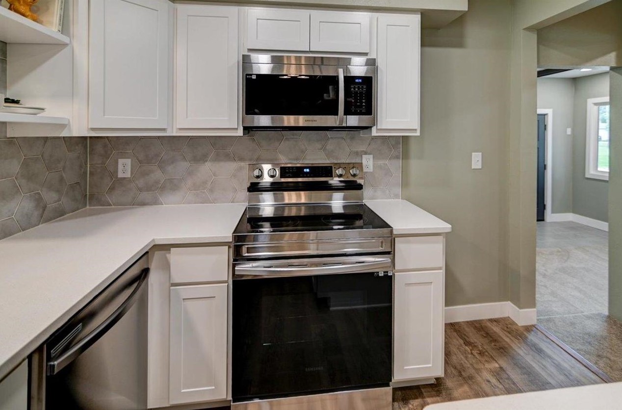 2110 Sunnyside Cres, Madison WI  53704-3535 exterior