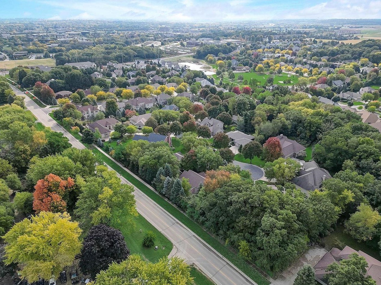 43 Hawk Feather Cir, Madison WI  53717-2744 exterior