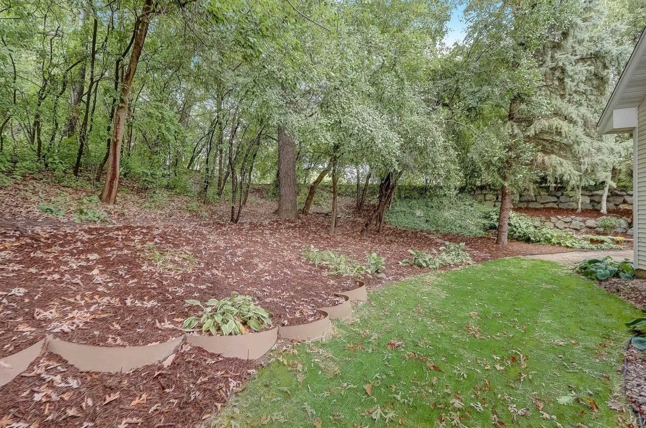 43 Hawk Feather Cir, Madison WI  53717-2744 exterior
